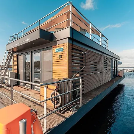 Hausboot Paradise *