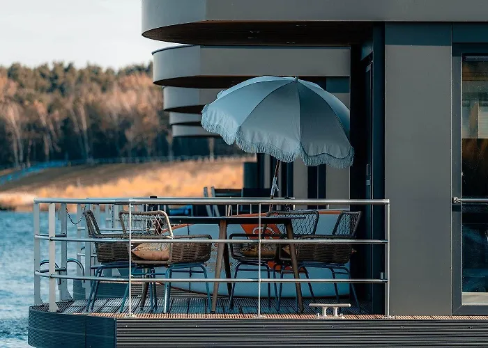 Botel Hausboot Paradise *