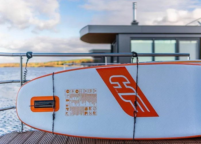 Botel Hausboot Paradise *